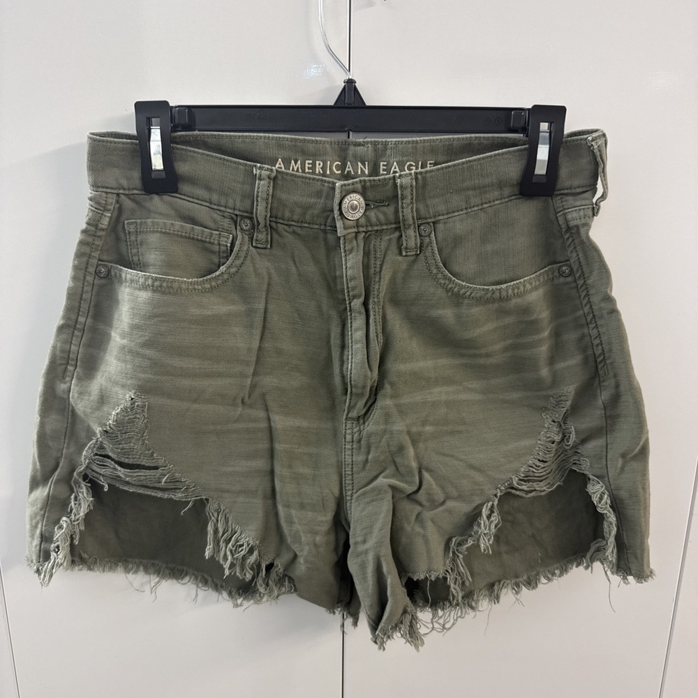 American Eagle Highest Rise Mom Short Size 6 Olive Ripped Distressed 100% Cotton